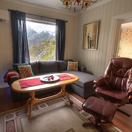 Leifs House Holiday home *