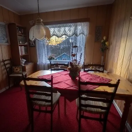 Leifs House * Sund (Nordland)